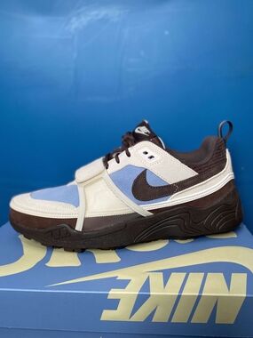 Travis Scott Men’s Brown, Cream & Light Blue Low-Top Sneakers